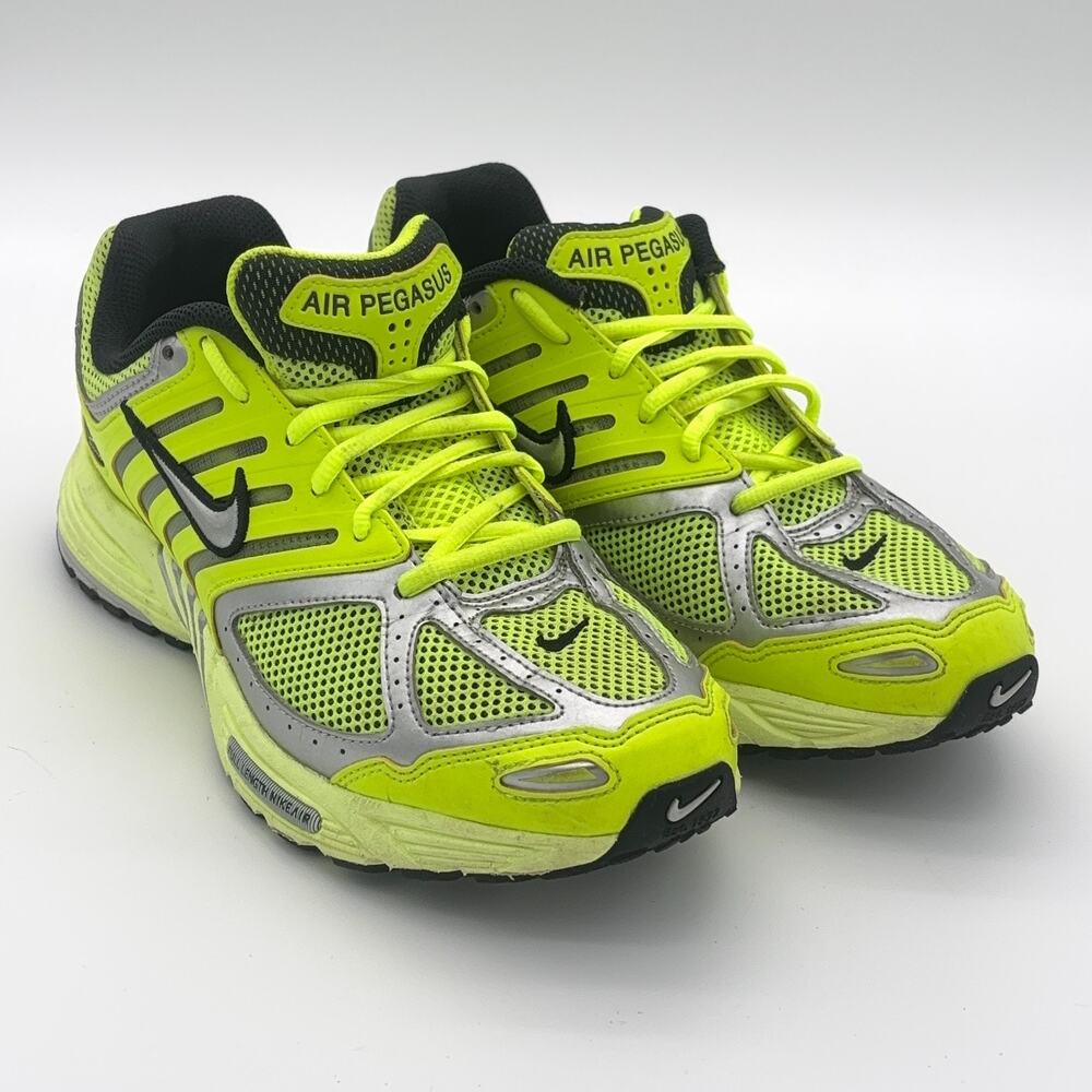 Nike Air Pegasus 2K5 Volt Womens Size 10 Running Sneaker HQ1675-700 2025